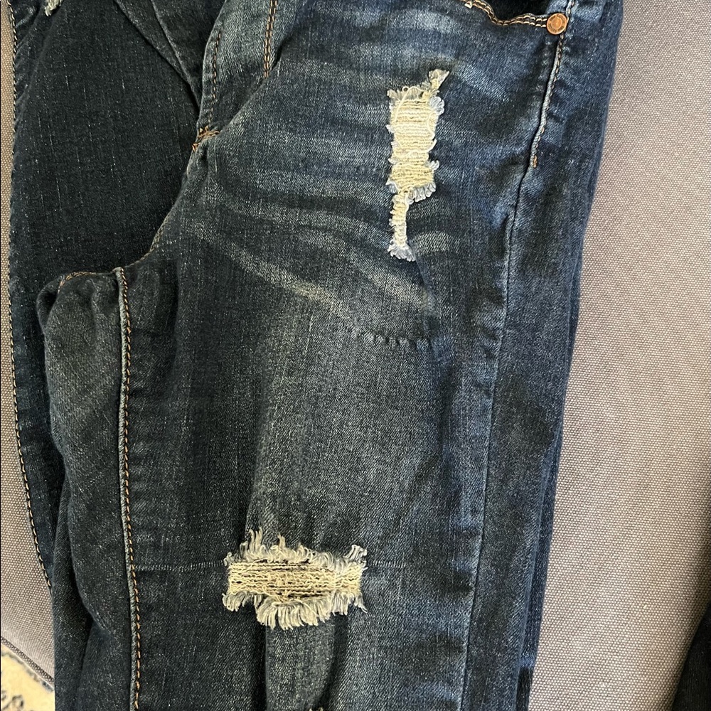 Blue Republic Jeans Size 9 these lift the bottom and have a great ripped look.